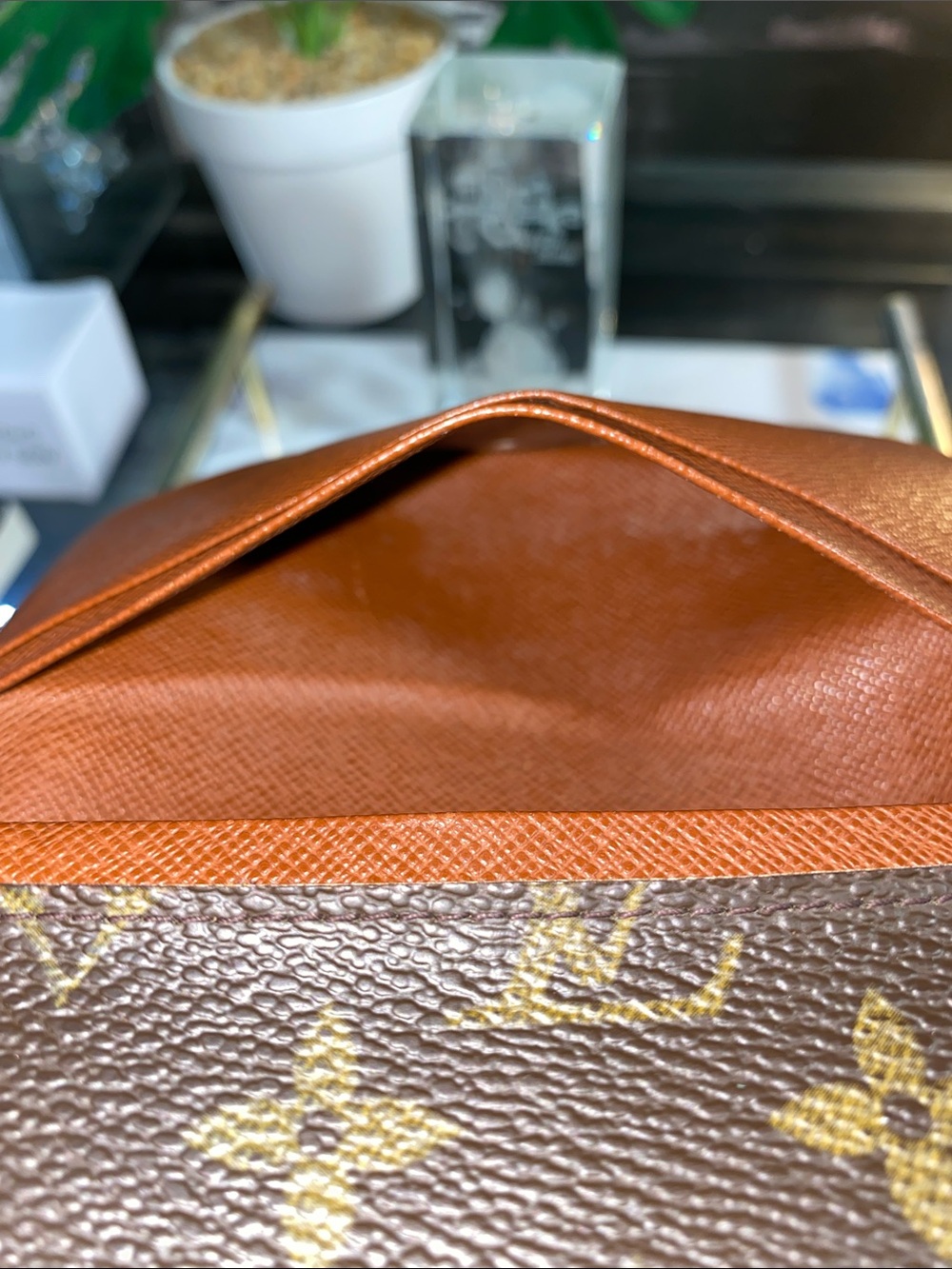 Authentic Louis Vuitton Monogram Bifold Zippy Wallet - Picture 15 of 15